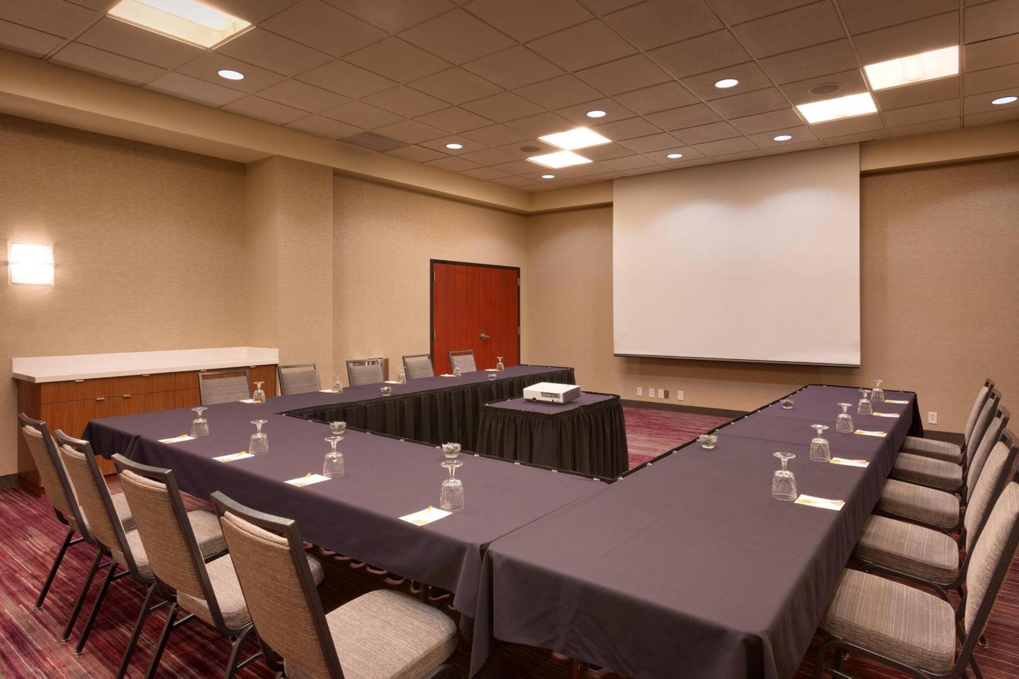 Courtyard By Marriott Salt Lake City Санди Экстерьер фото