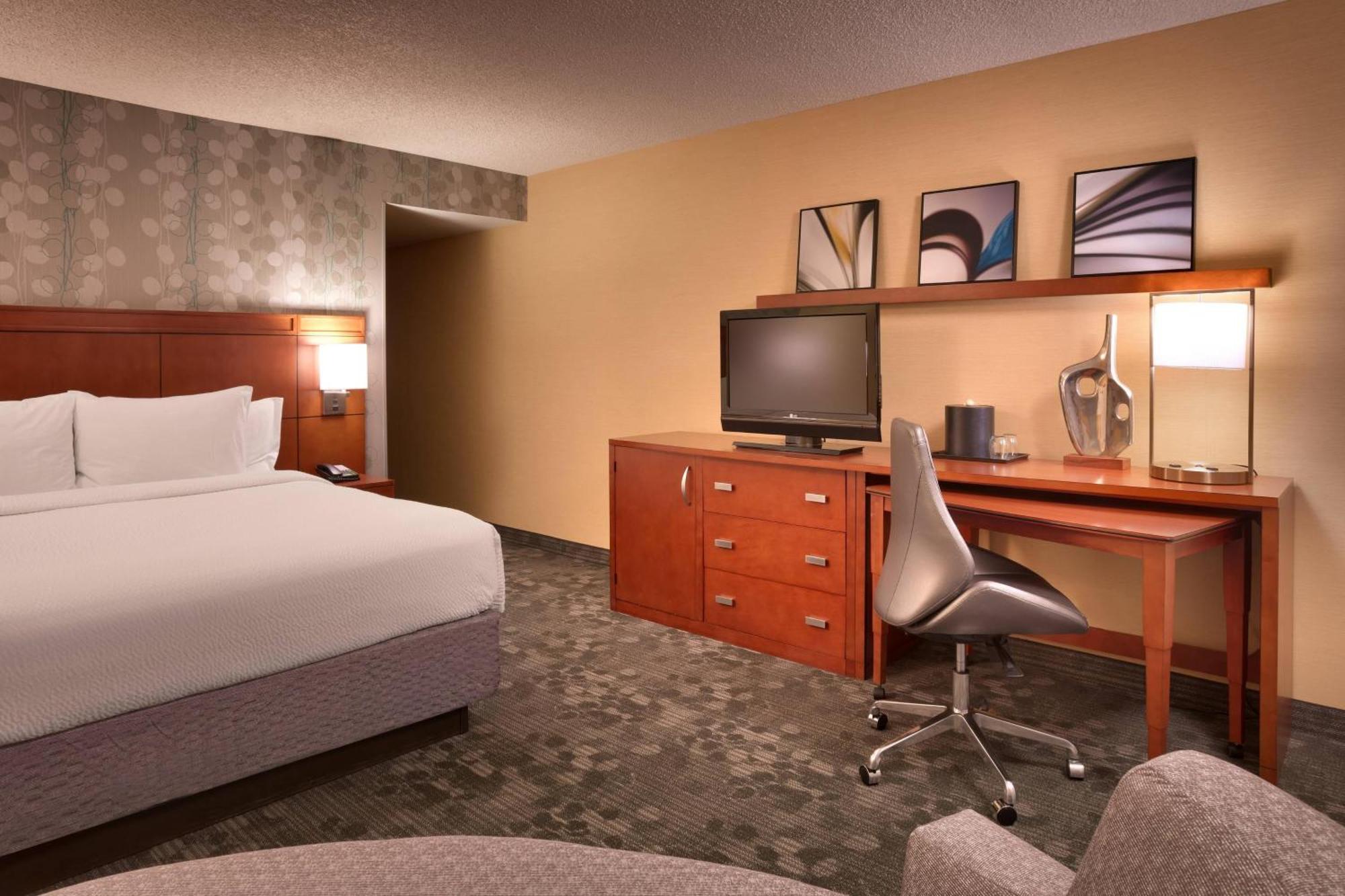 Courtyard By Marriott Salt Lake City Санди Экстерьер фото