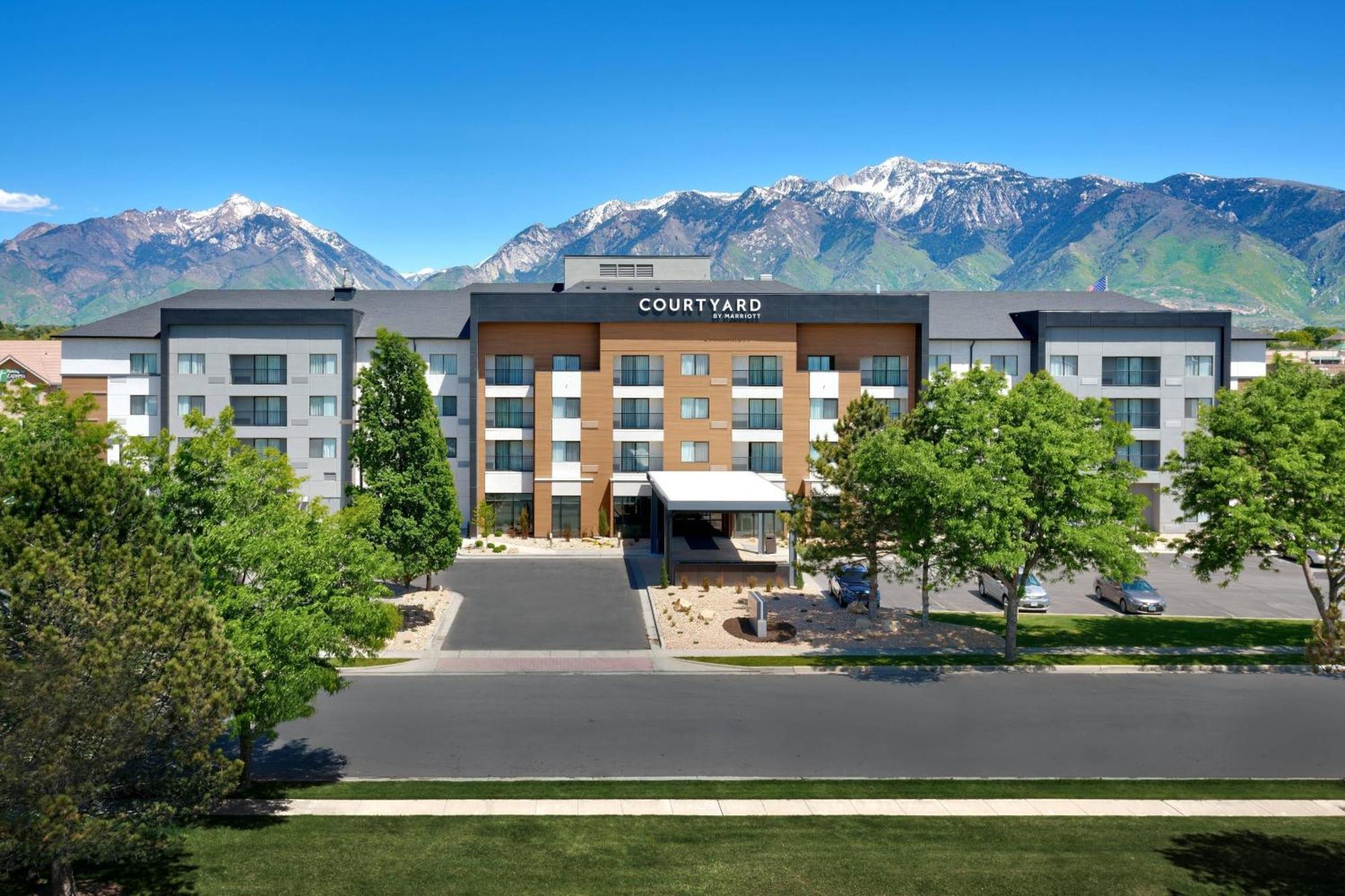 Courtyard By Marriott Salt Lake City Санди Экстерьер фото