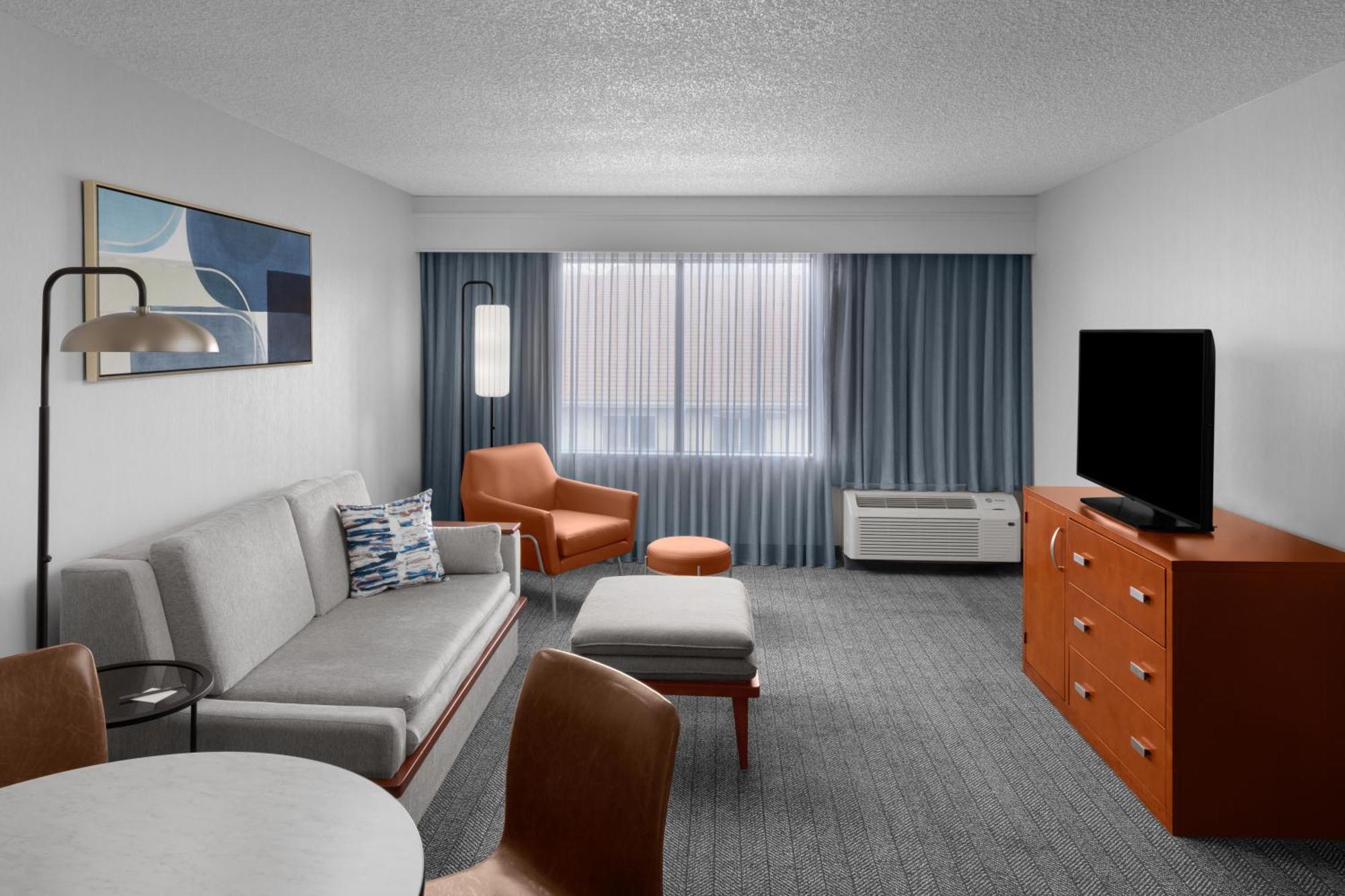 Courtyard By Marriott Salt Lake City Санди Экстерьер фото