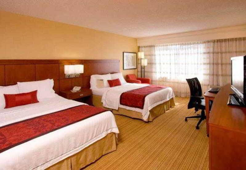 Courtyard By Marriott Salt Lake City Санди Экстерьер фото
